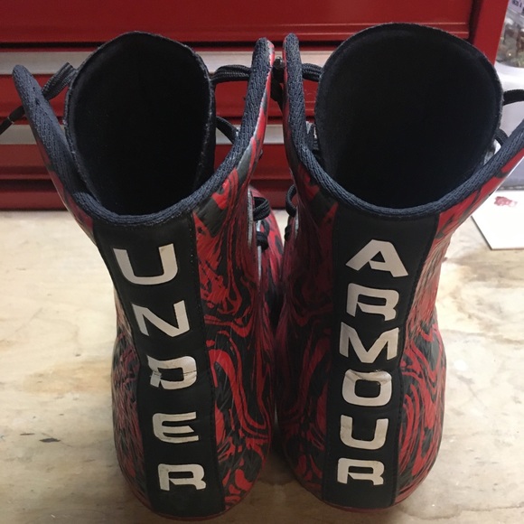 Red and black nike football cleats size 10.5 - Picture 2 of 3